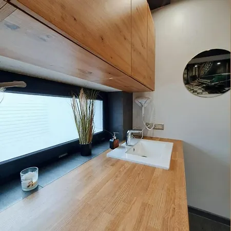 Nethouse Dla 12 Osob *