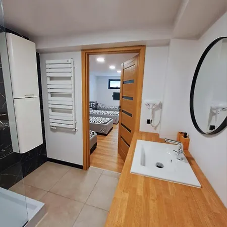 Nethouse Dla 12 Osob *