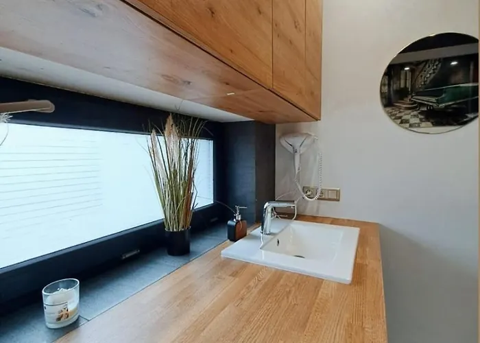 Nethouse Dla 12 Osob *